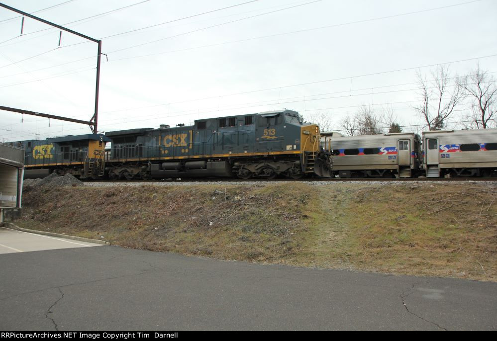 CSX 513 leads M404